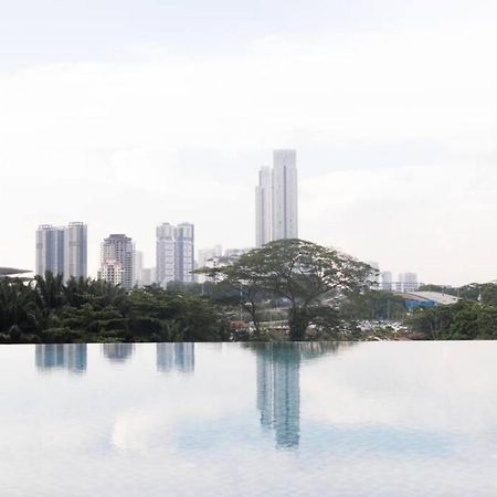 Seaview Condo Near Rf Mall, Food Court & Free Netflix Johor Bahru Extérieur photo