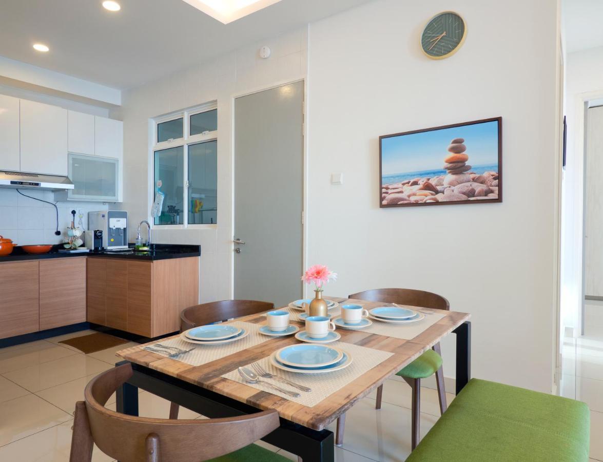 Seaview Condo Near Rf Mall, Food Court & Free Netflix Johor Bahru Extérieur photo