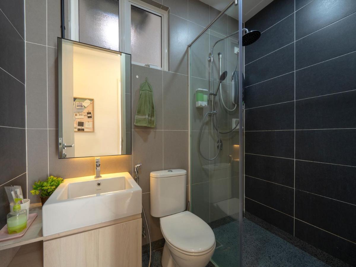 Seaview Condo Near Rf Mall, Food Court & Free Netflix Johor Bahru Extérieur photo