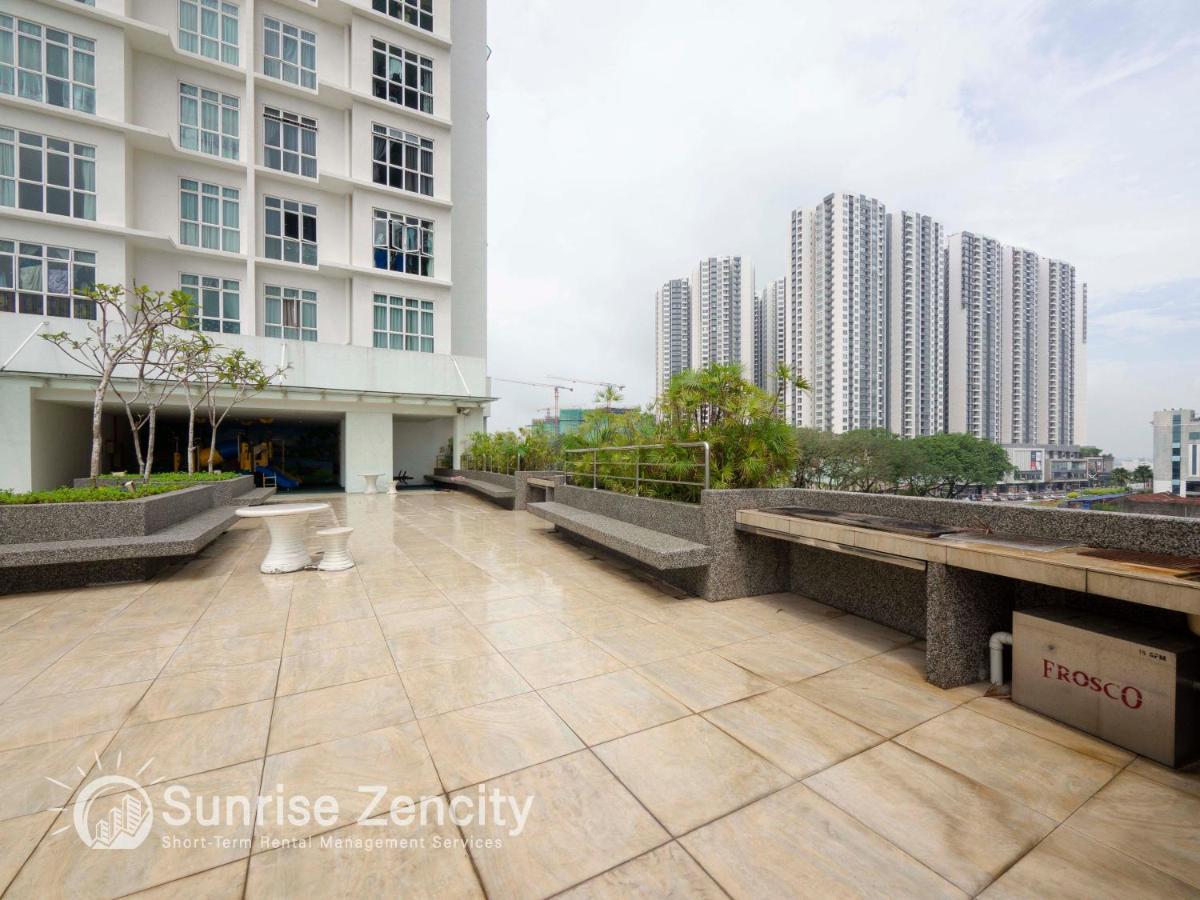 Seaview Condo Near Rf Mall, Food Court & Free Netflix Johor Bahru Extérieur photo